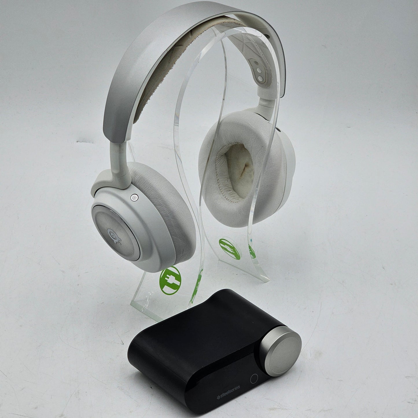 Steelseries Arctis Nova Pro Active Noise Cancellation Headphones  White 61524