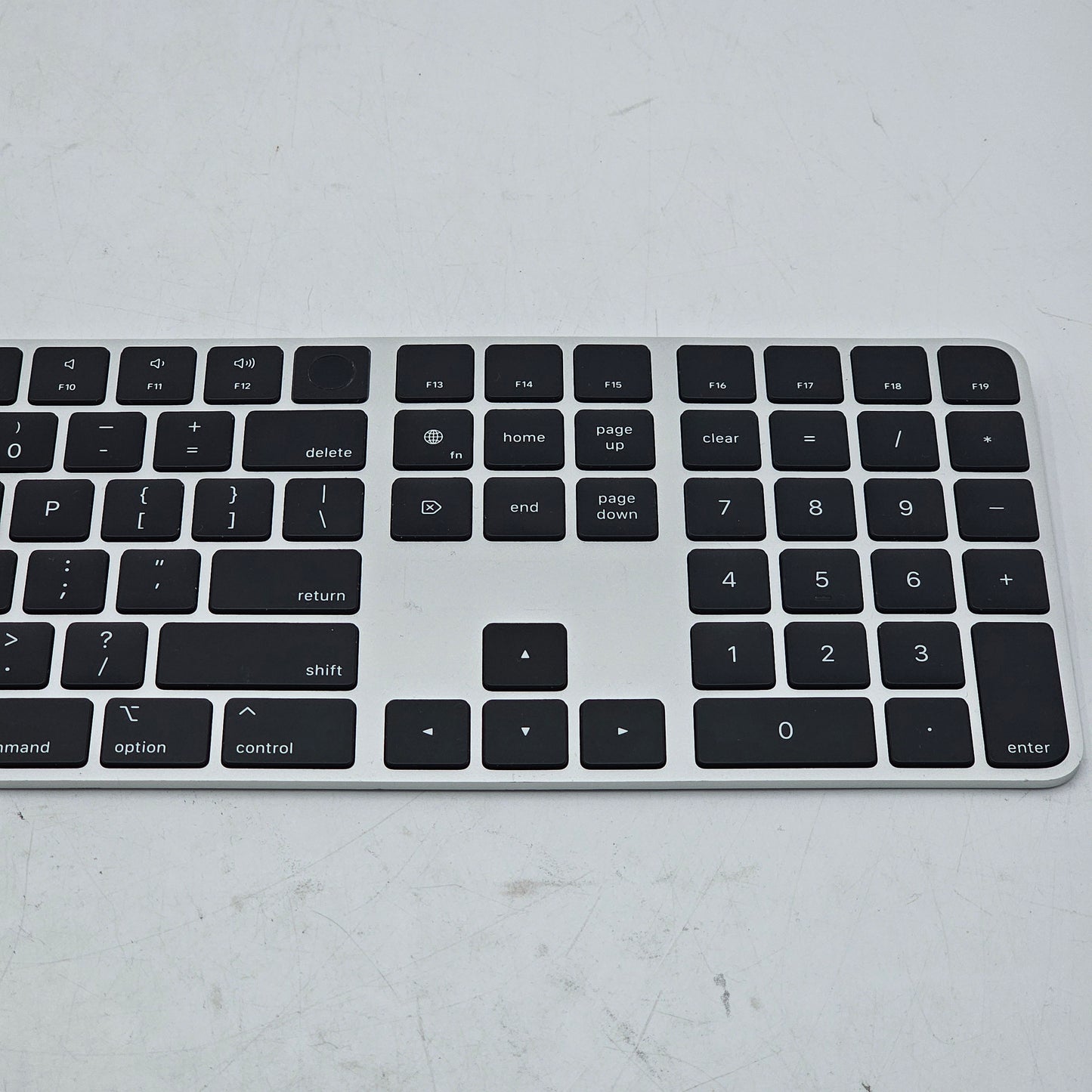 APPLE MAGIC KEYBOARD A2520 BLUETOOTH WIRELESS A2520