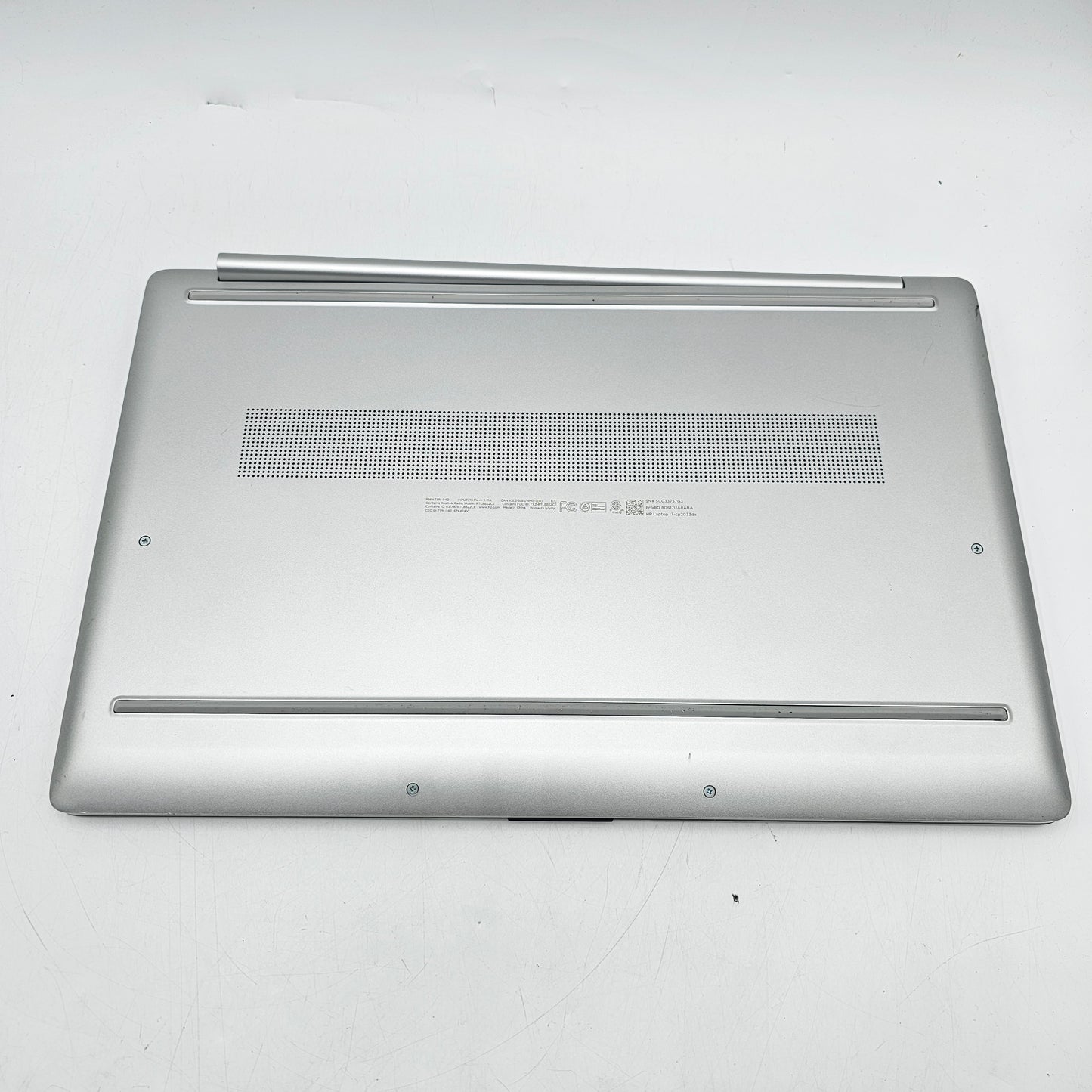 HP Laptop 17-CP2033DX 17.3" Ryzen 3 7320U 2.4GHz 8GB RAM 250GB SSD