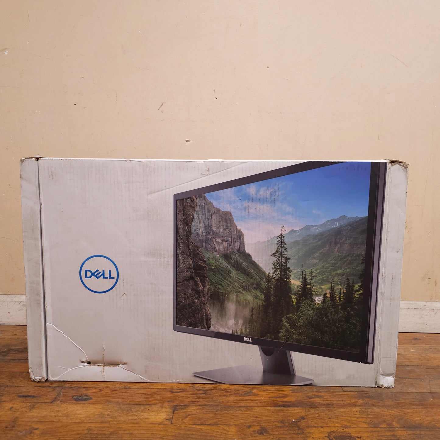 New Dell  Ultra HD 4K 3840x2160 LED Backlit Monitor S2817Q