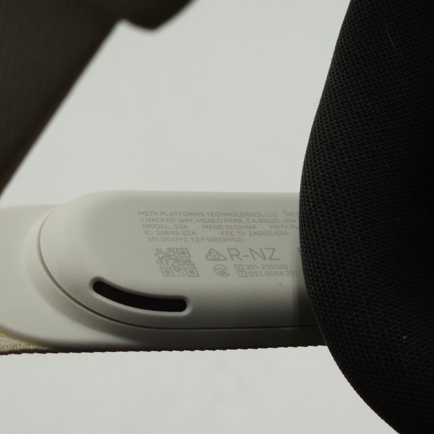 Meta Quest 3 128GB Standalone VR Headset Touch Controller S3A